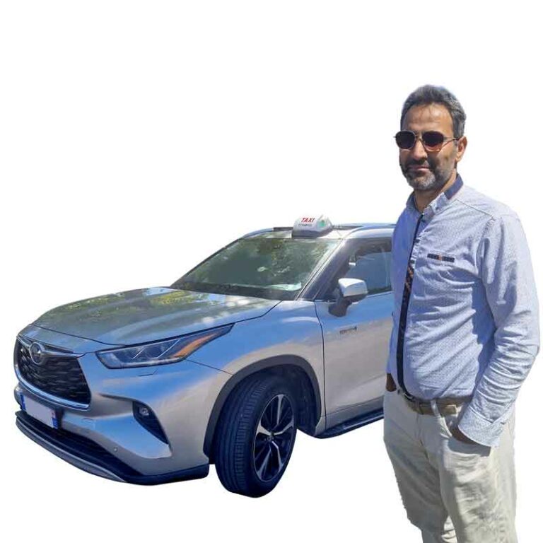 Abdelfatah, chauffeur Allo Taxi Étampes avec son véhicule
